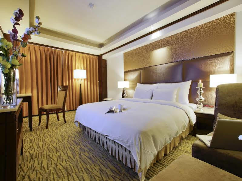Hotel Dion Тайджун Екстериор снимка